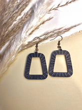 Load image into Gallery viewer, Penelope Wooden earring
