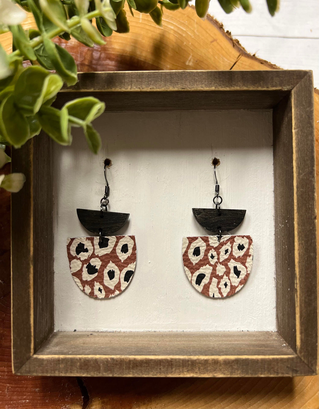 Black Cheetah Split Oval earring