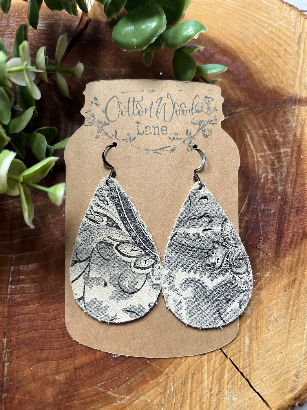 Black & Cream Paisley Teardrop earring