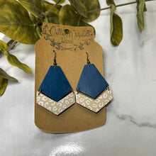 Load image into Gallery viewer, Clay Chevron earring
