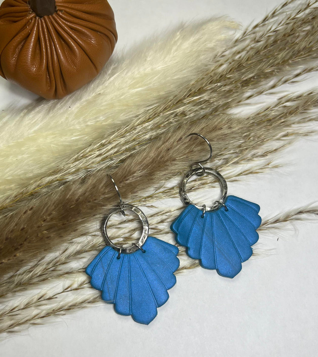 Scallop Hoop Clay earring