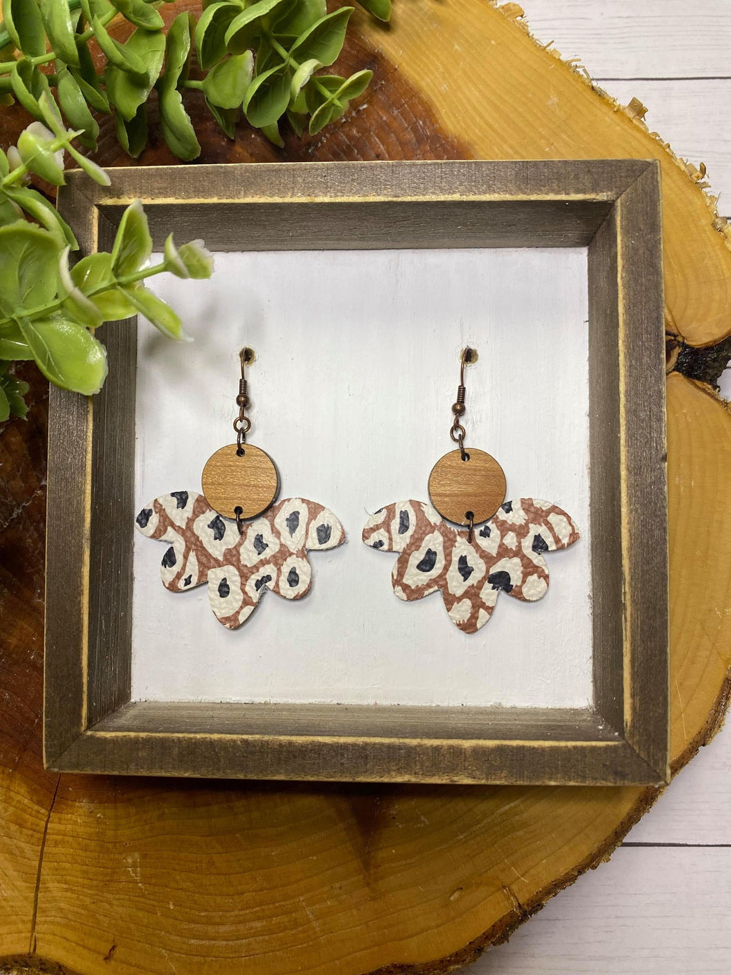 Scalloped Black Cheetah earring