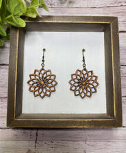 Load image into Gallery viewer, Wooden Mandala Flower earring
