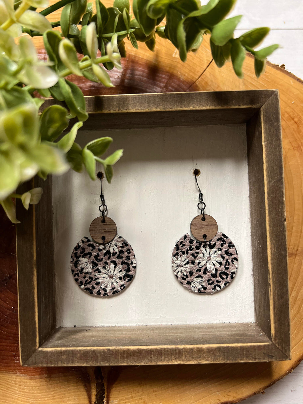 Daisy Cheetah Closed Circle earring