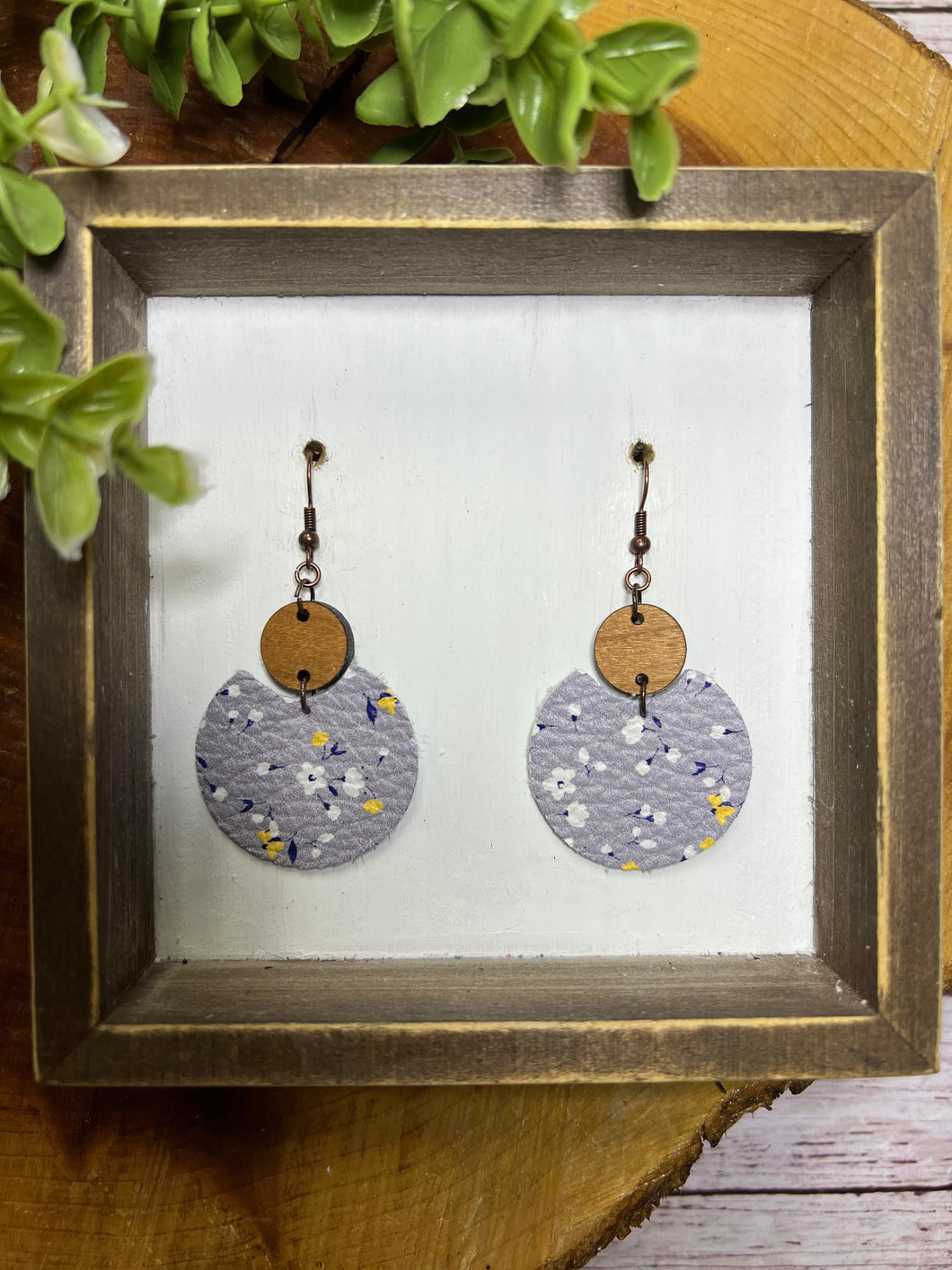 Mini Grey Daisy Closed Circle earring