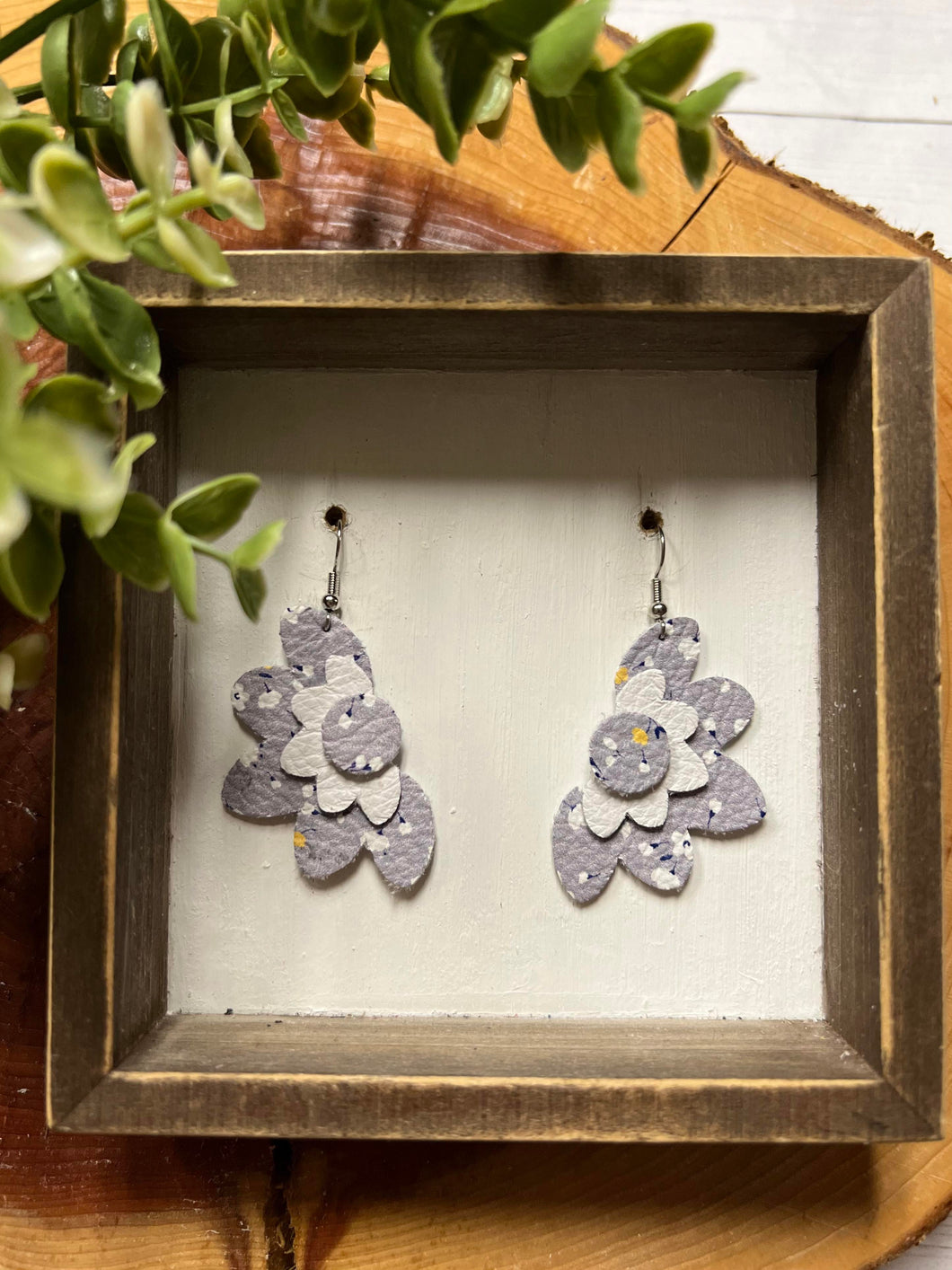 Grey Mini Daisy Split Floral earring