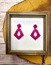 Load image into Gallery viewer, Magenta Open Lined Clay earring
