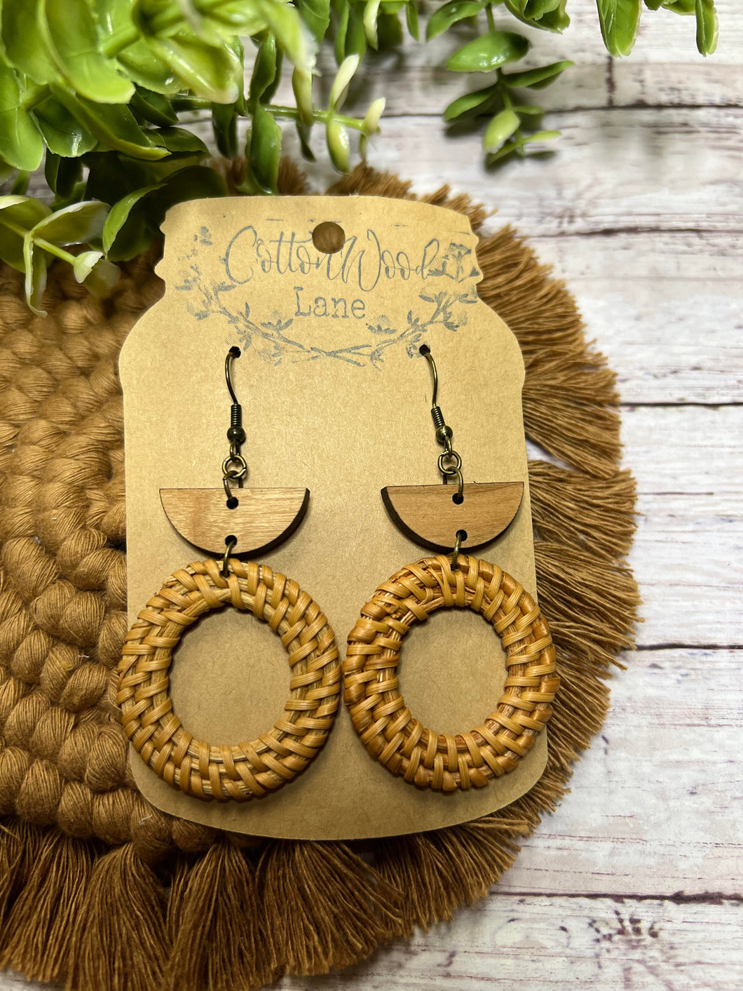 Natural Open Circle Semi-detail earring