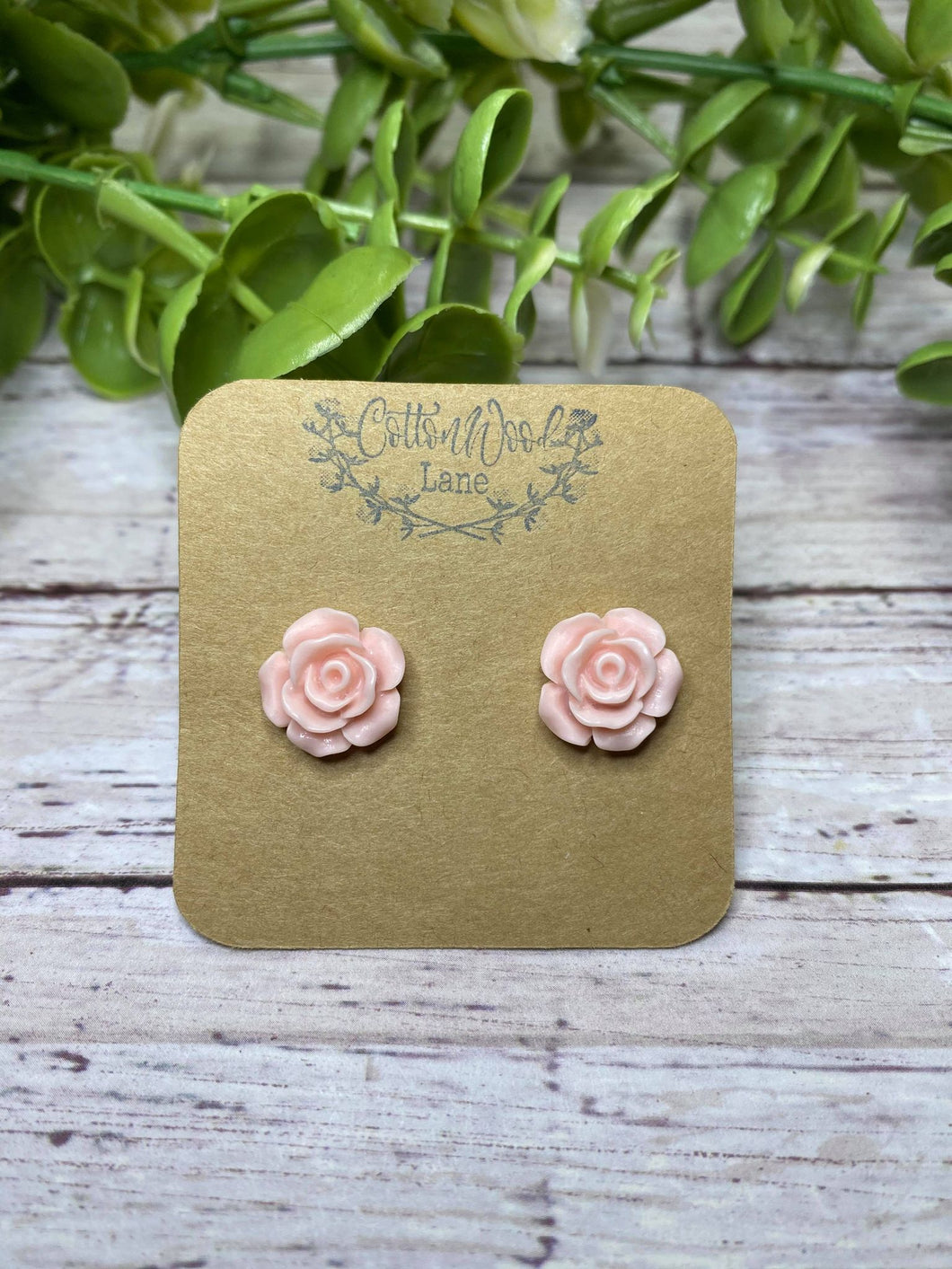 Pale Rose stud earring