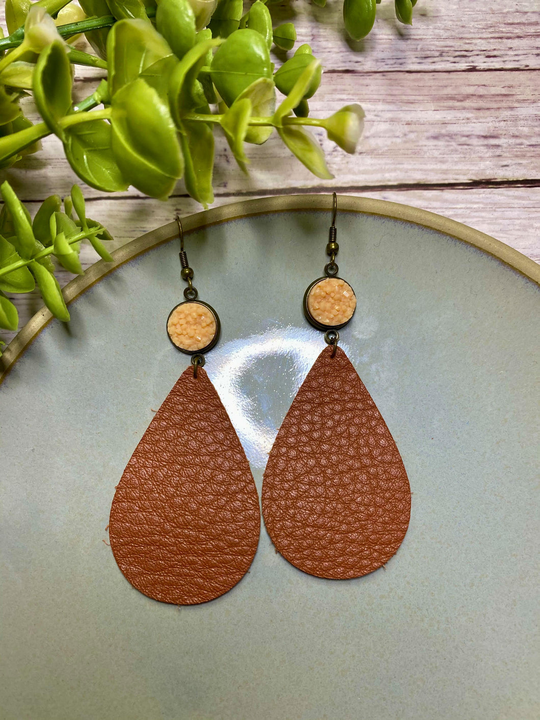 Peach Brown Jazzy earring