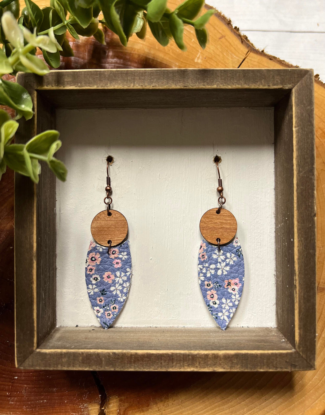 Periwinkle Floral Pointed Circle earring