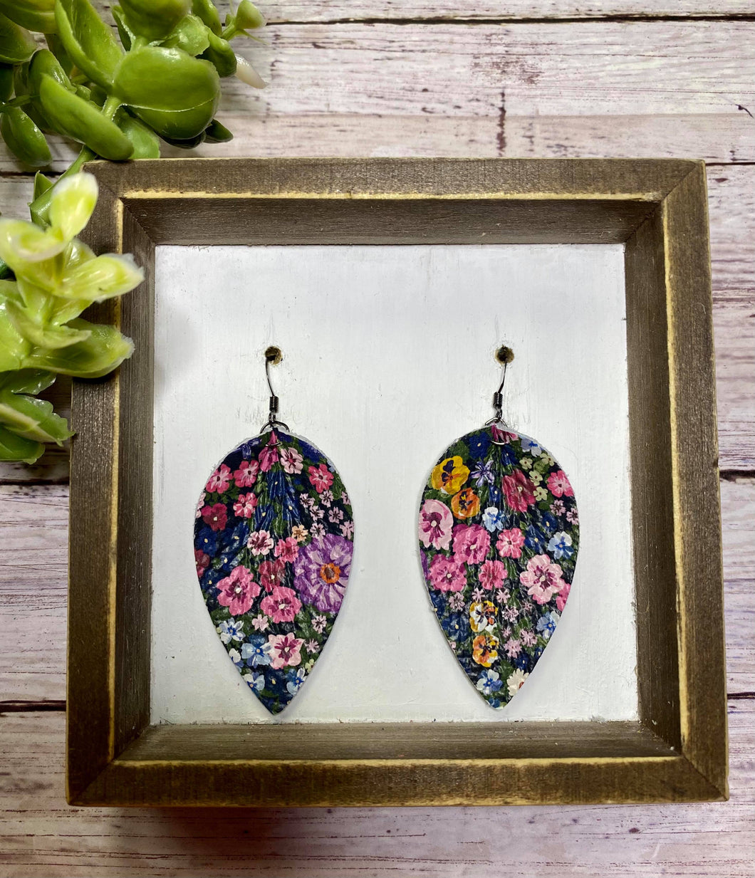 Pinched painted floral earring