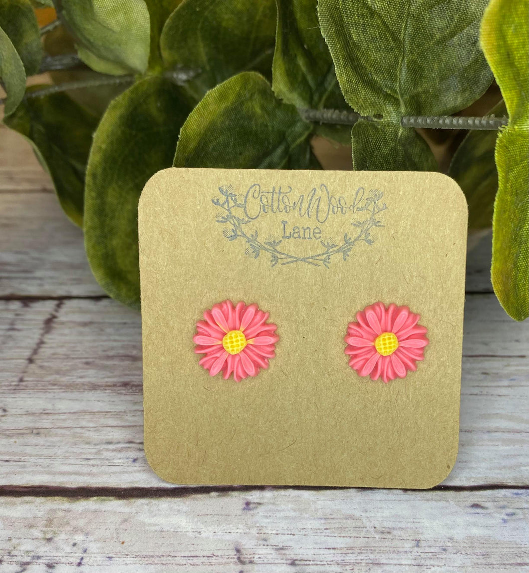 Pink daisy stud earring