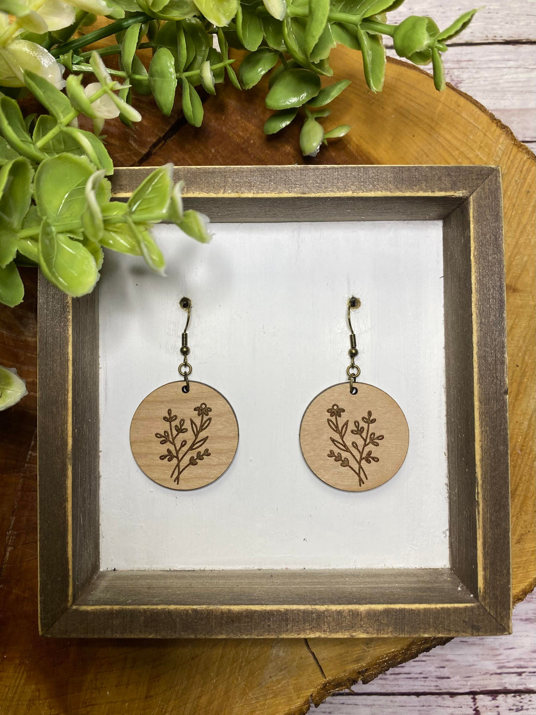 Wooden Circle Plant engraved earring