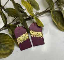 Load image into Gallery viewer, Gold Glitter Clay Arch earring
