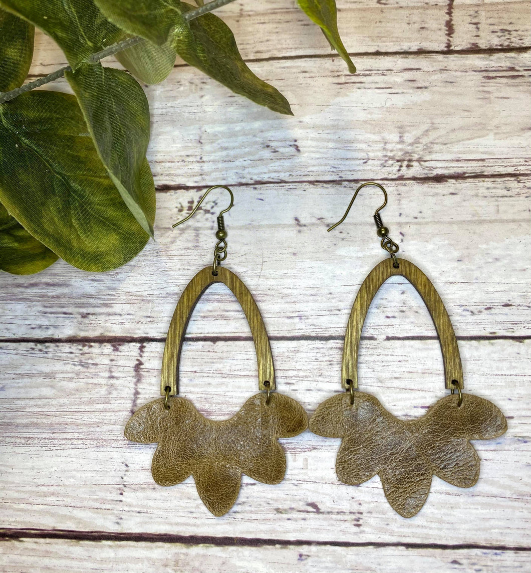 Taupe brown wooden arch earring