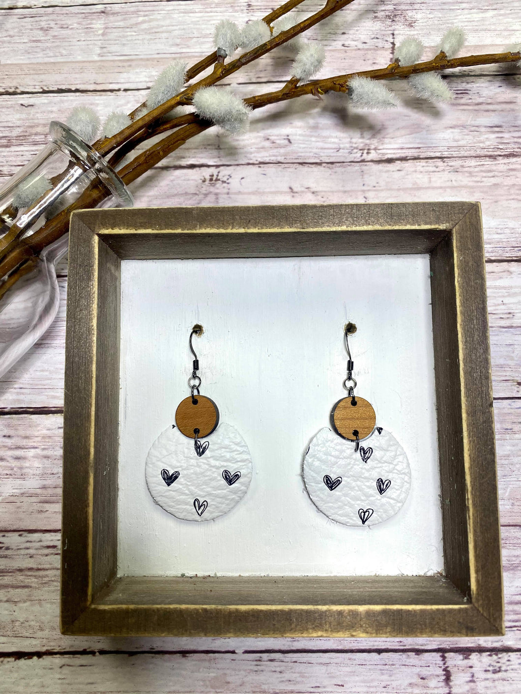 Scribble Heart closed wooden circle earring